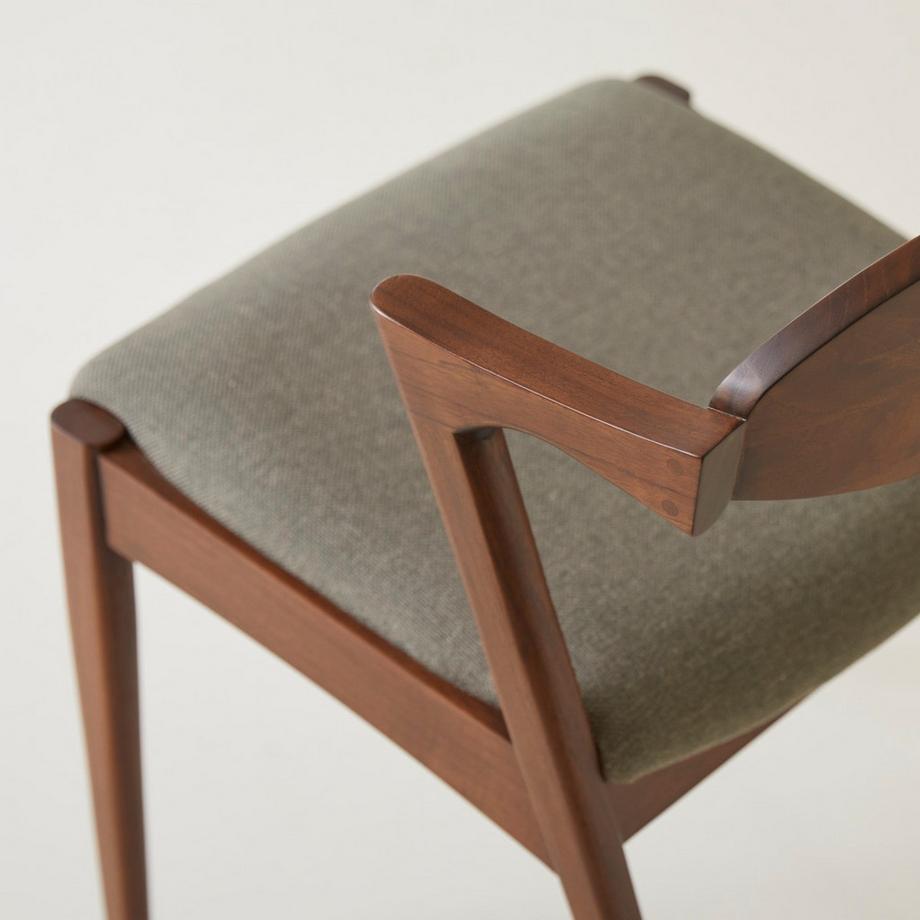 Tikamoon Stuhl Guido aus dunklem, massivem Teakholz und Stoff  