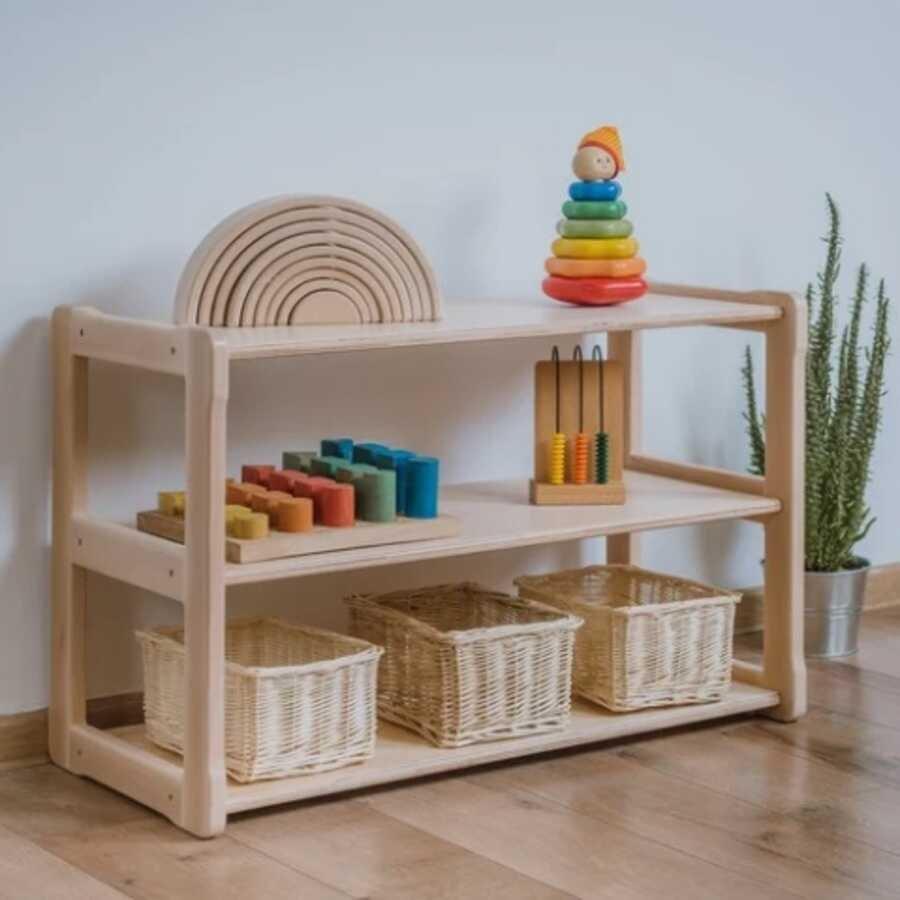 Montessori Montessori-Kinderzimmermöbel. Offene Miniregale zur Aufbewahrung von Kindersachen  