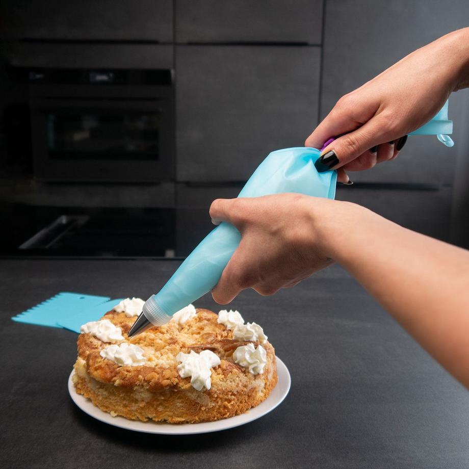 Intirilife Set Per La Cottura Di Cupcake: Stampi Per Muffin In Silicone E Sac À Poche Con Beccucci In Acciaio Inossidabile  