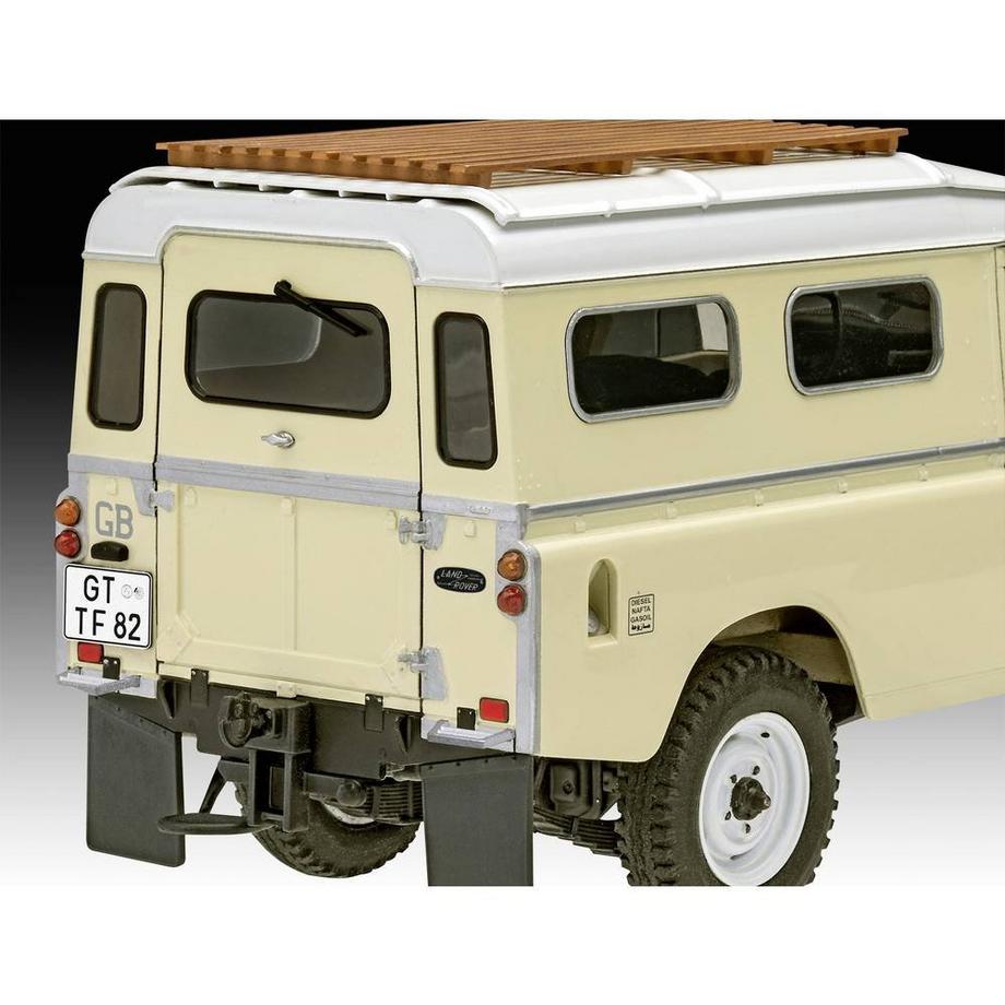 Revell  Level 3 Land Rover Series III LWB 