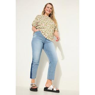 Studio Untold  Jean mom taille haute avec gousset latéral. Jambes larges et 5 poches 