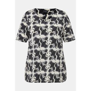 Ulla Popken  T-shirt en tissu fluide à col en forme de cœur et manches courtes. Coupe Classic et motif floral. 