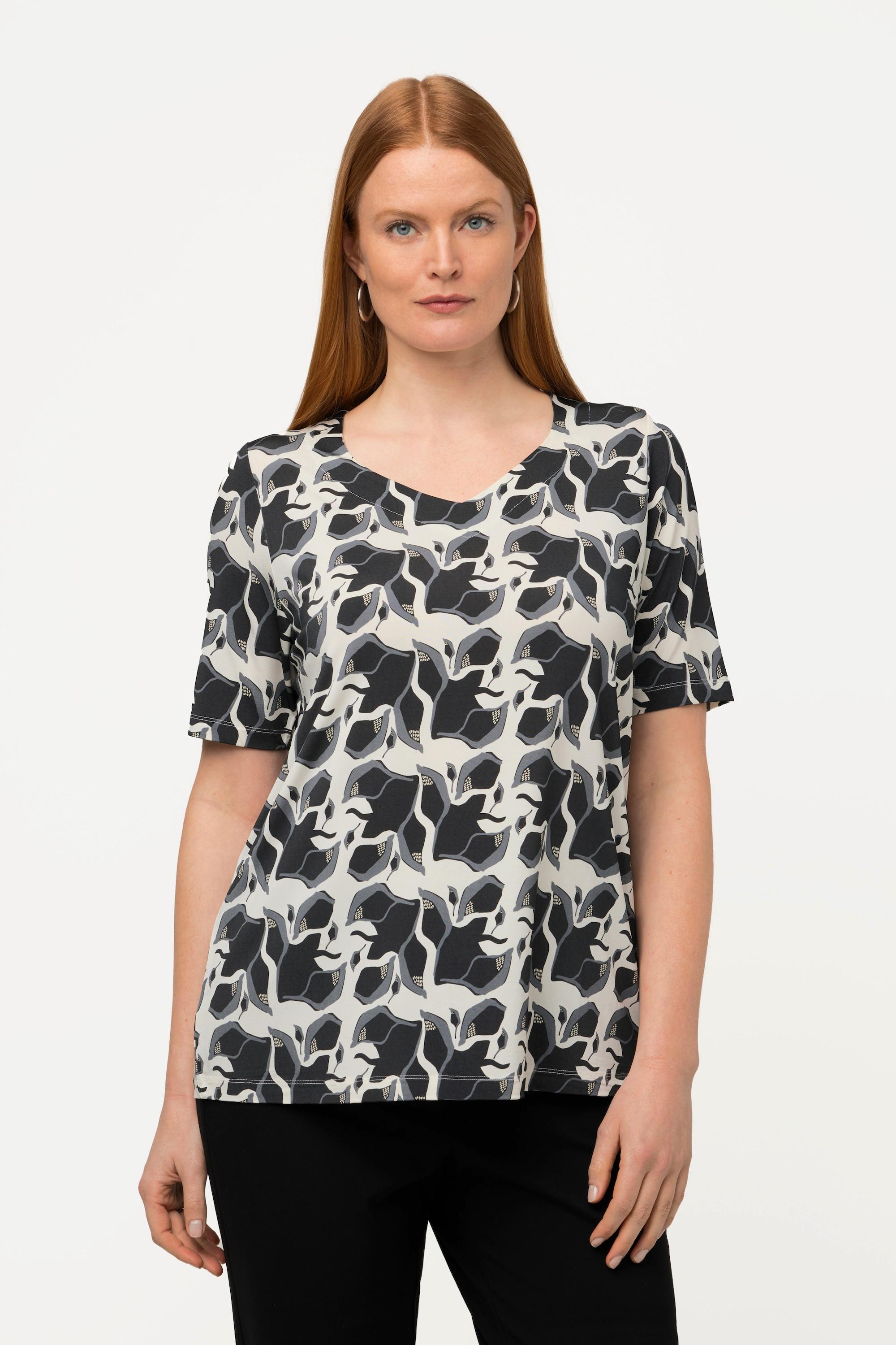 Ulla Popken  T-shirt en tissu fluide à col en forme de cœur et manches courtes. Coupe Classic et motif floral. 