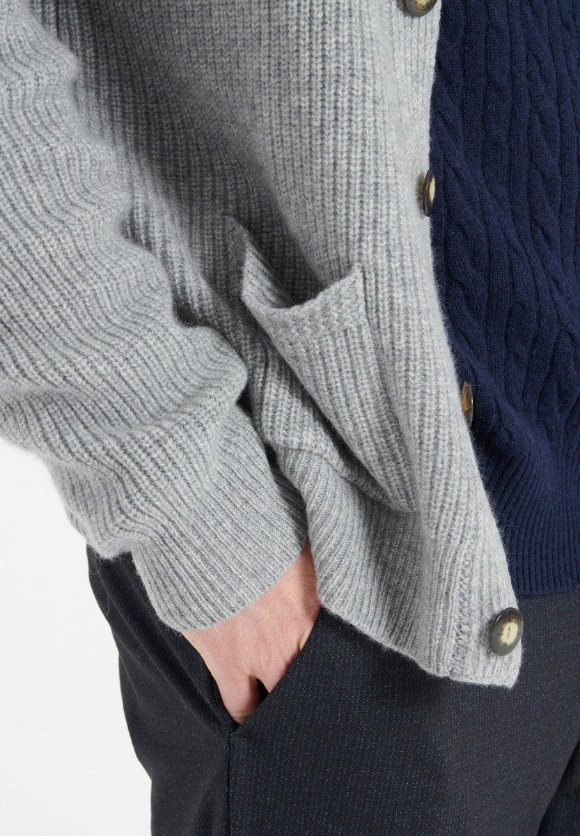 Studio Cashmere8  ZACH 4 Strickjacke mit geripptem Schalkragen, 4-fädig - 100% Kaschmir 