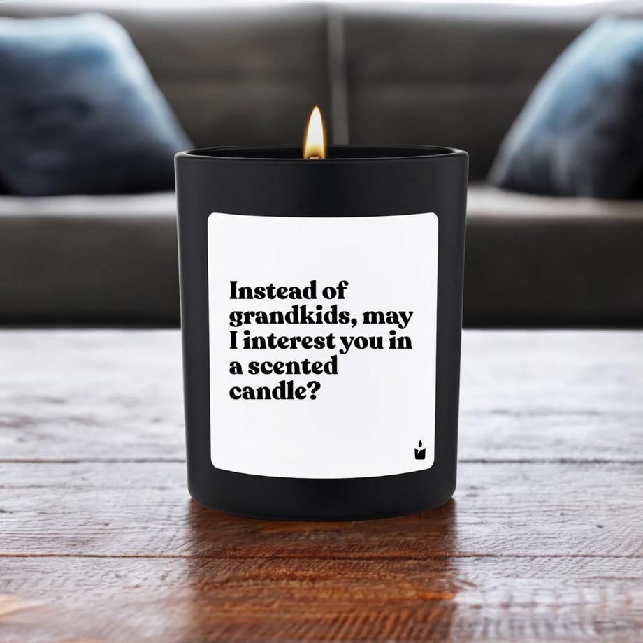 CandleHand Duftkerze Flowery Instead of grandkids, may I interest you in a scented candle?  