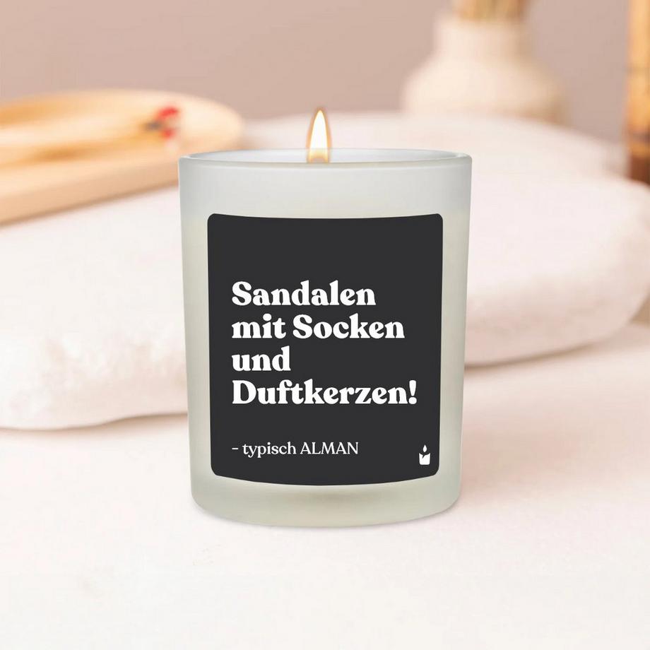 CandleHand Duftkerze Weiss Woody Sandalen mit Socken und Duftkerzen! Typisch Alman  