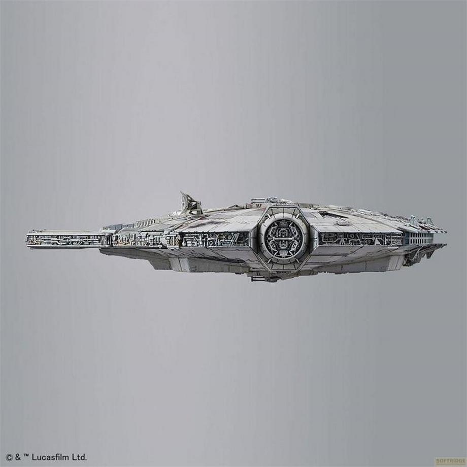 Revell  Revell Bandai Millennium Falcon 