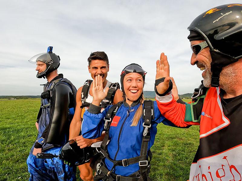 Smartbox  Skydive sulla Foresta Nera con paracadutismo in tandem a Merdingen per 1 persona - Cofanetto regalo 