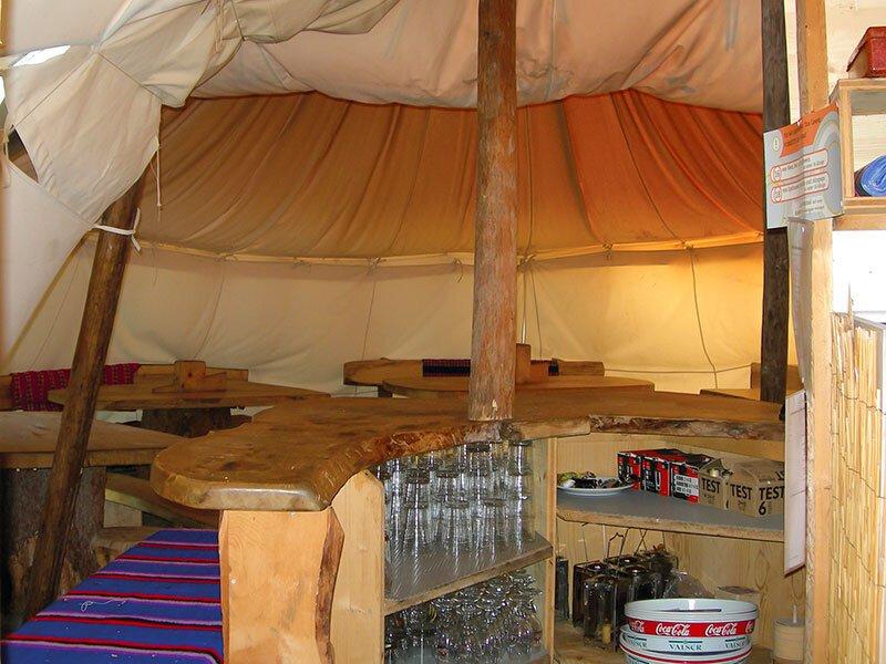 Smartbox  Familienabenteuer mit 2 Übernachtungen im Tipi und Bogenschiessen - Geschenkbox 