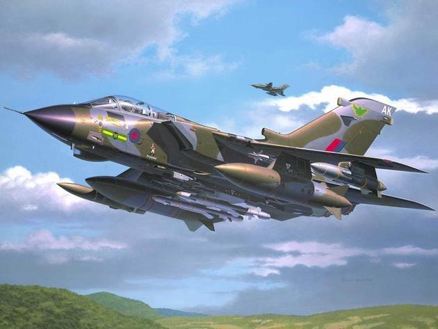 Image of Tornado GR. Mk. 1 RAF Starrflügelflugzeug-Modell Montagesatz 1:72 Multicolor