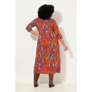 Ulla Popken  Robe maxi en jersey, avec poches. Coupe trapèze évasée. Décolleté rond et manches 3/4. 