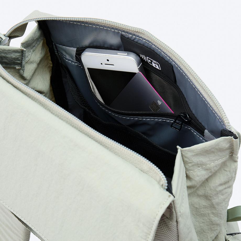 DECATHLON  Zaino 10 l - Scomparto laptop poliammide 