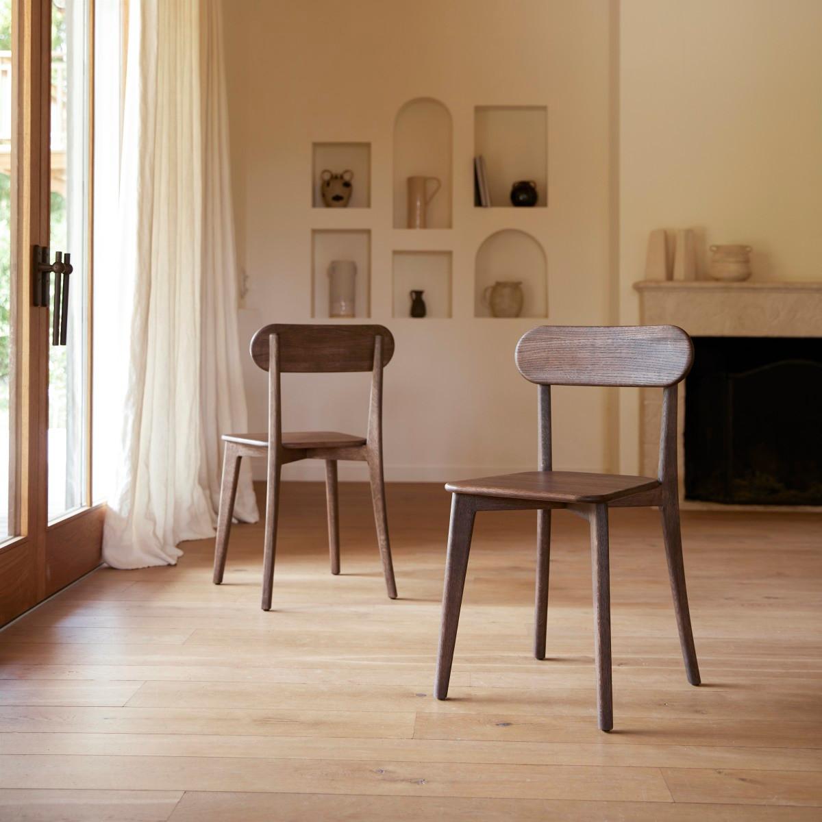 Image of Set aus 2 Stühlen aus massiver Eiche Brown Abel Set aus 2 Stühlen aus massiver Eiche Brown Abel