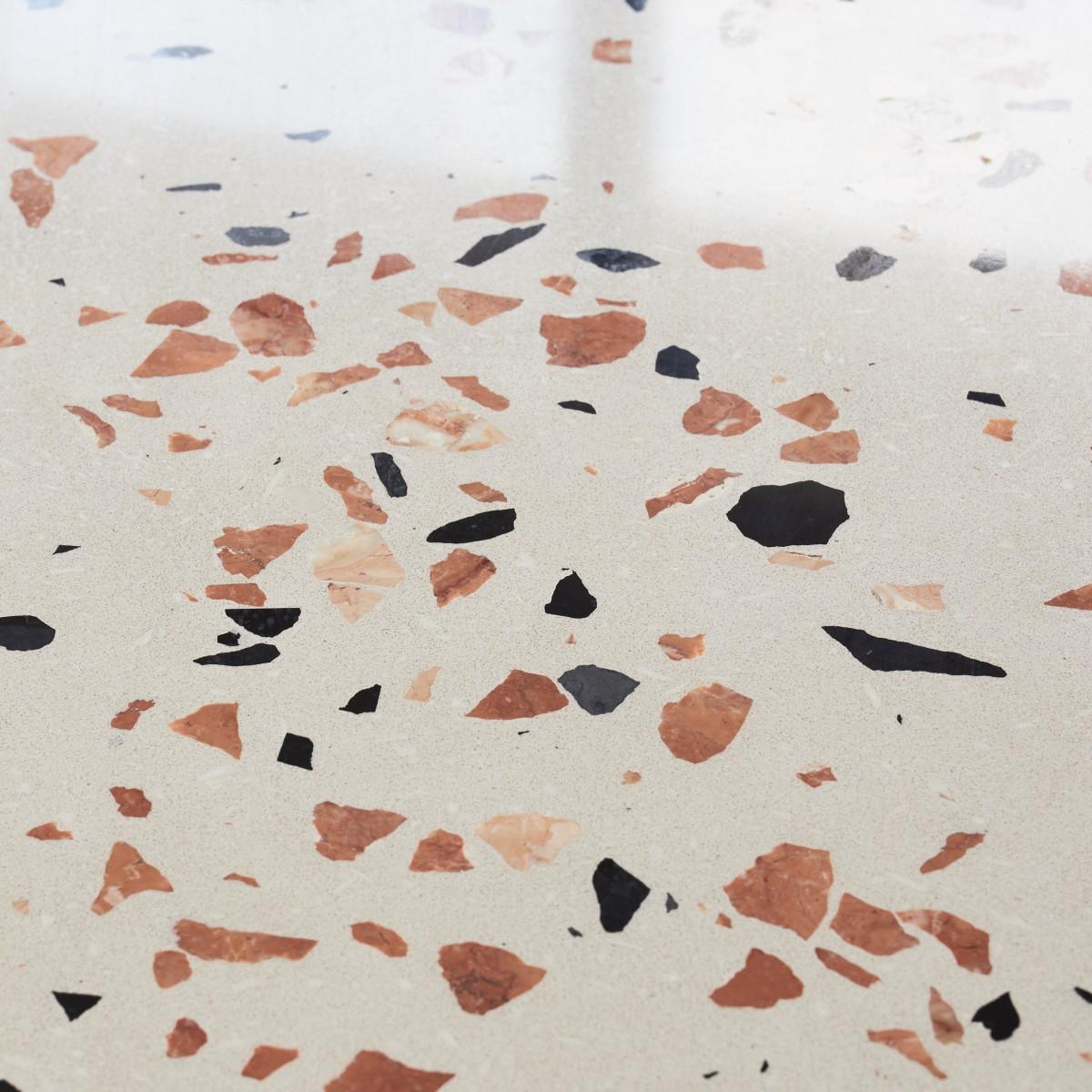 Tikamoon Fliesenspiegel aus Premium-Terrazzo Brown 80 cm Ava  