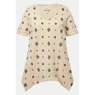 Ulla Popken  T-shirt di cotone biologico con rombi, scollatura a V e mezze maniche 