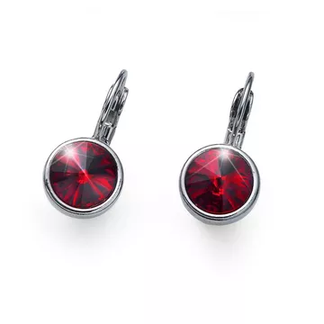 Des boucles d'oreilles Young