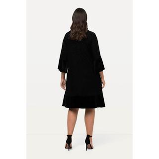 Ulla Popken  Robe midi à col rond et manches 3/4. Motif léopard et silhouette en A. 