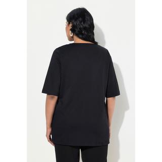 Ulla Popken  T-shirt dal taglio svasato in cotone Pima con scollo a V e mezze maniche 