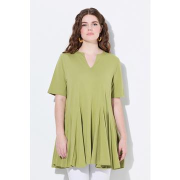 T-shirt  con taglio svasato, scollo a tunica e mezze maniche