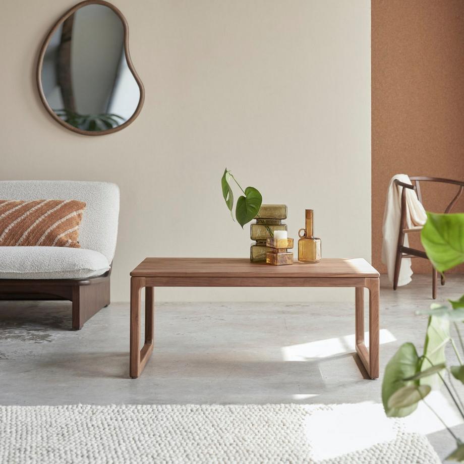 Tikamoon Couchtisch aus massivem Nussbaumholz Arto  