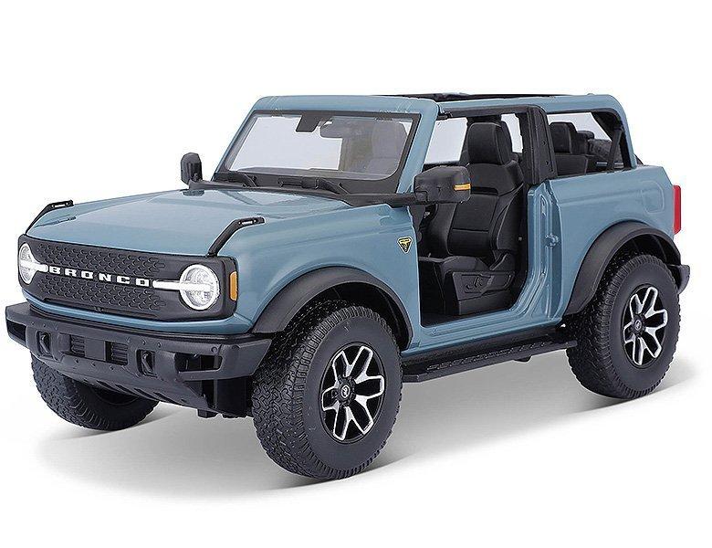 Image of 1:18 Ford Bronco Badlands 2021 Blau