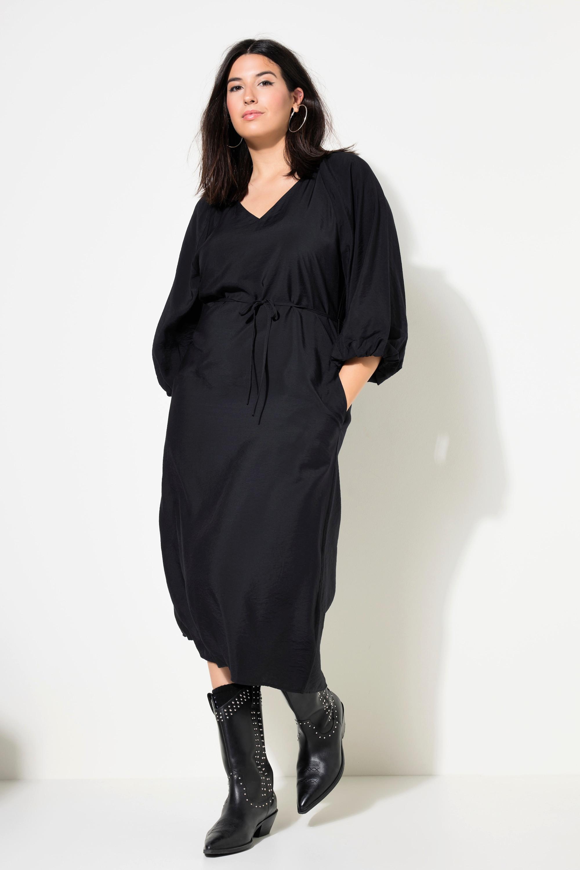 Studio Untold  Robe maxi, coupe évasée, manches 3/4 ballon 