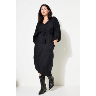 Studio Untold  Robe maxi, coupe évasée, manches 3/4 ballon 