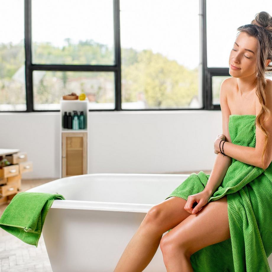 B2X Badezimmerschrank mit Rattantür  