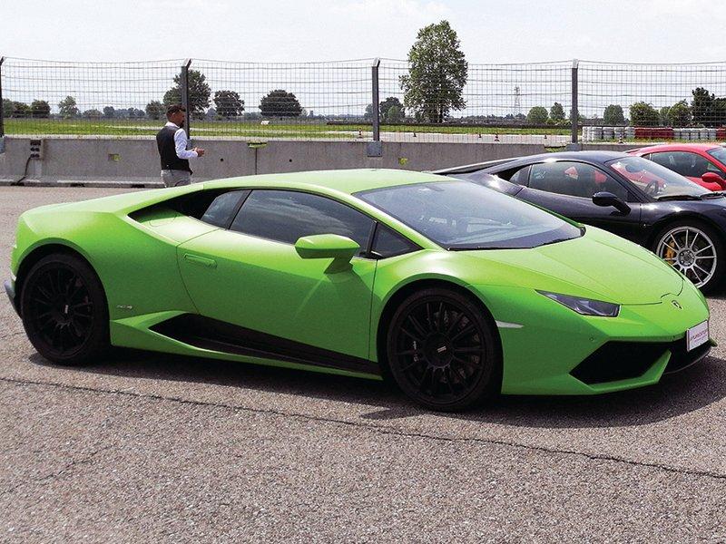 Smartbox  Test drive all'Autodromo Nazionale di Monza: 1 giro su Ferrari 488 GTB o Lamborghini Huracán - Cofanetto regalo 