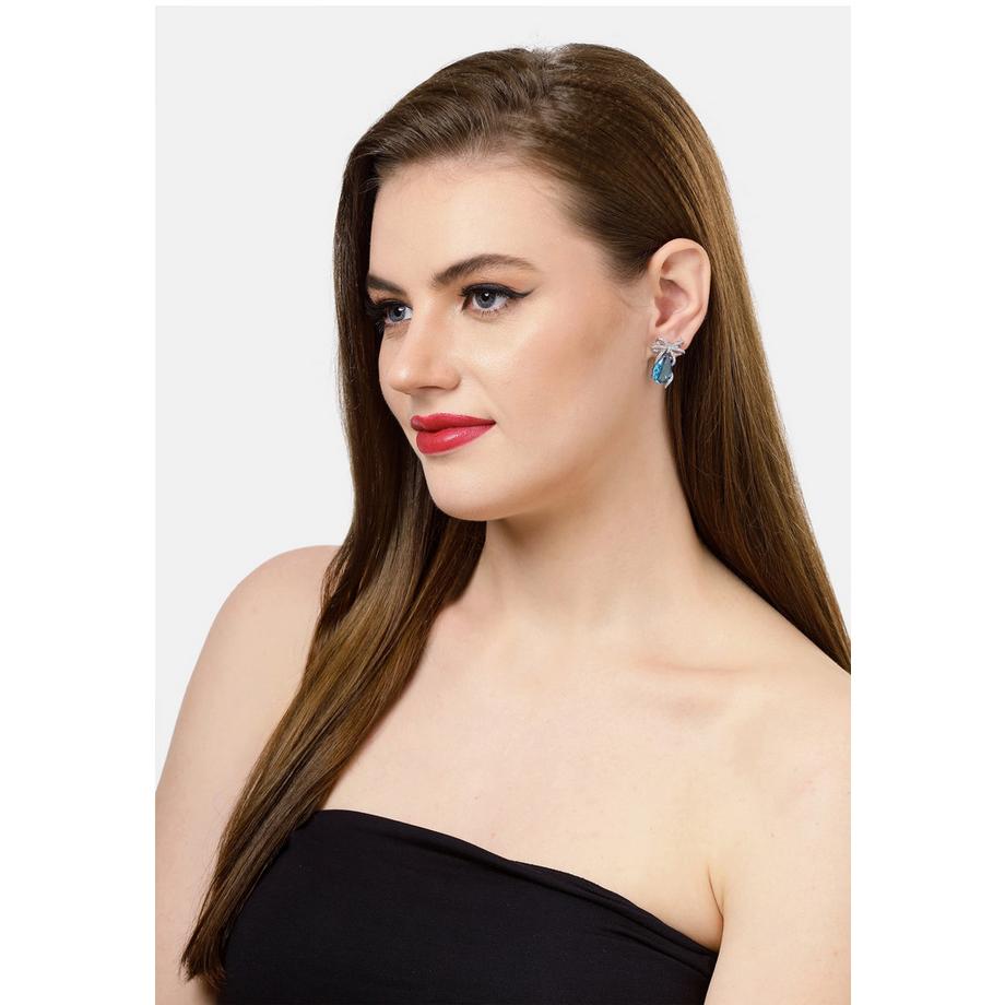 AVANT-GARDE PARIS  Bezaubernde Hellblaue Tropfenohrringe 