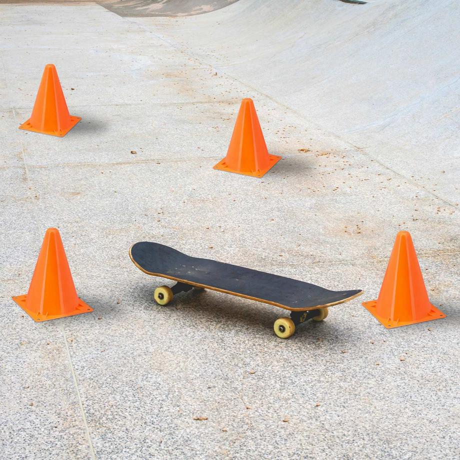 Northix  Set mit 20 orangefarbenen Sportkegeln 