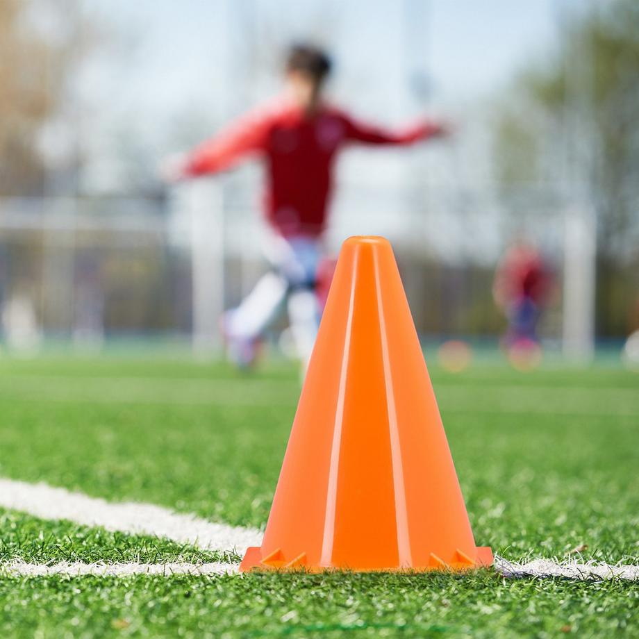 Northix  Set mit 20 orangefarbenen Sportkegeln 