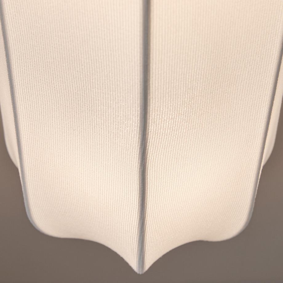 AM.PM Wandleuchte aus dehnbarem Mesh  