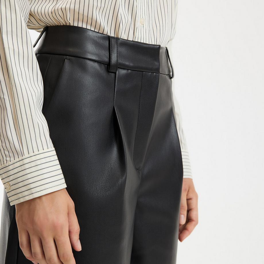 La Redoute Collections Bermuda Shorts aus Kunstleder mit Abnähern  