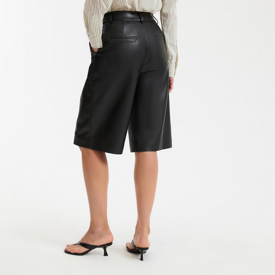 La Redoute Collections Bermuda Shorts aus Kunstleder mit Abnähern  
