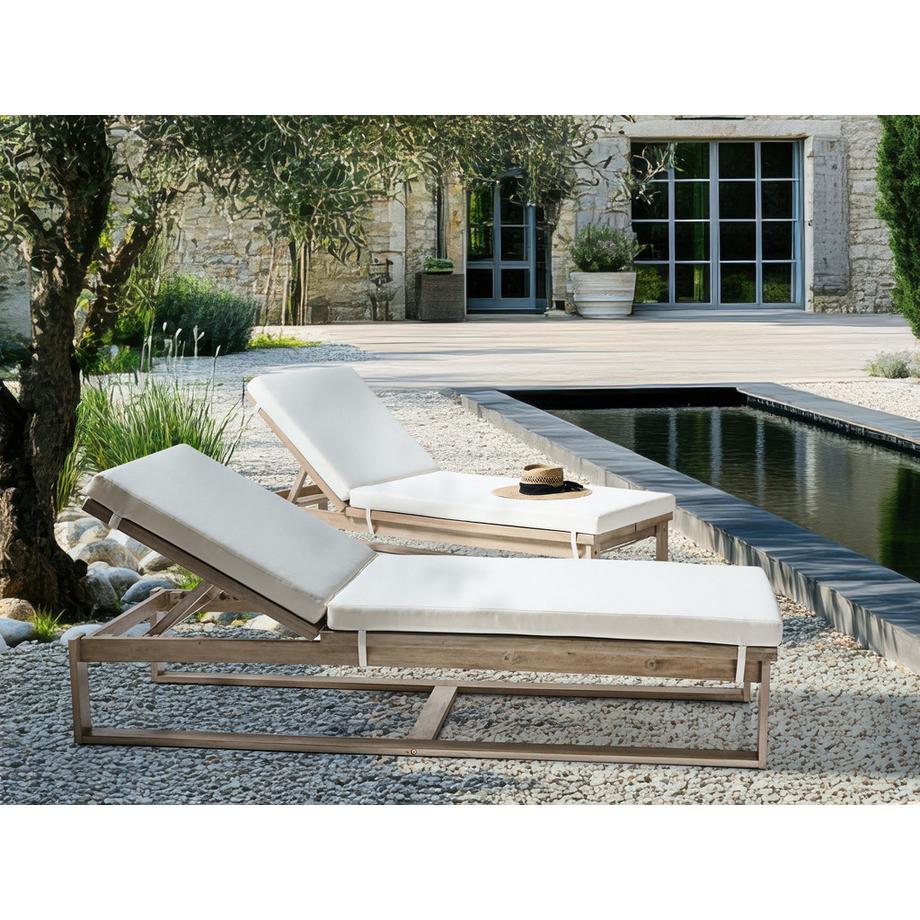 Beliani Gartenliege mit Auflage 2er Set aus Akazienholz  AZZANELLO  