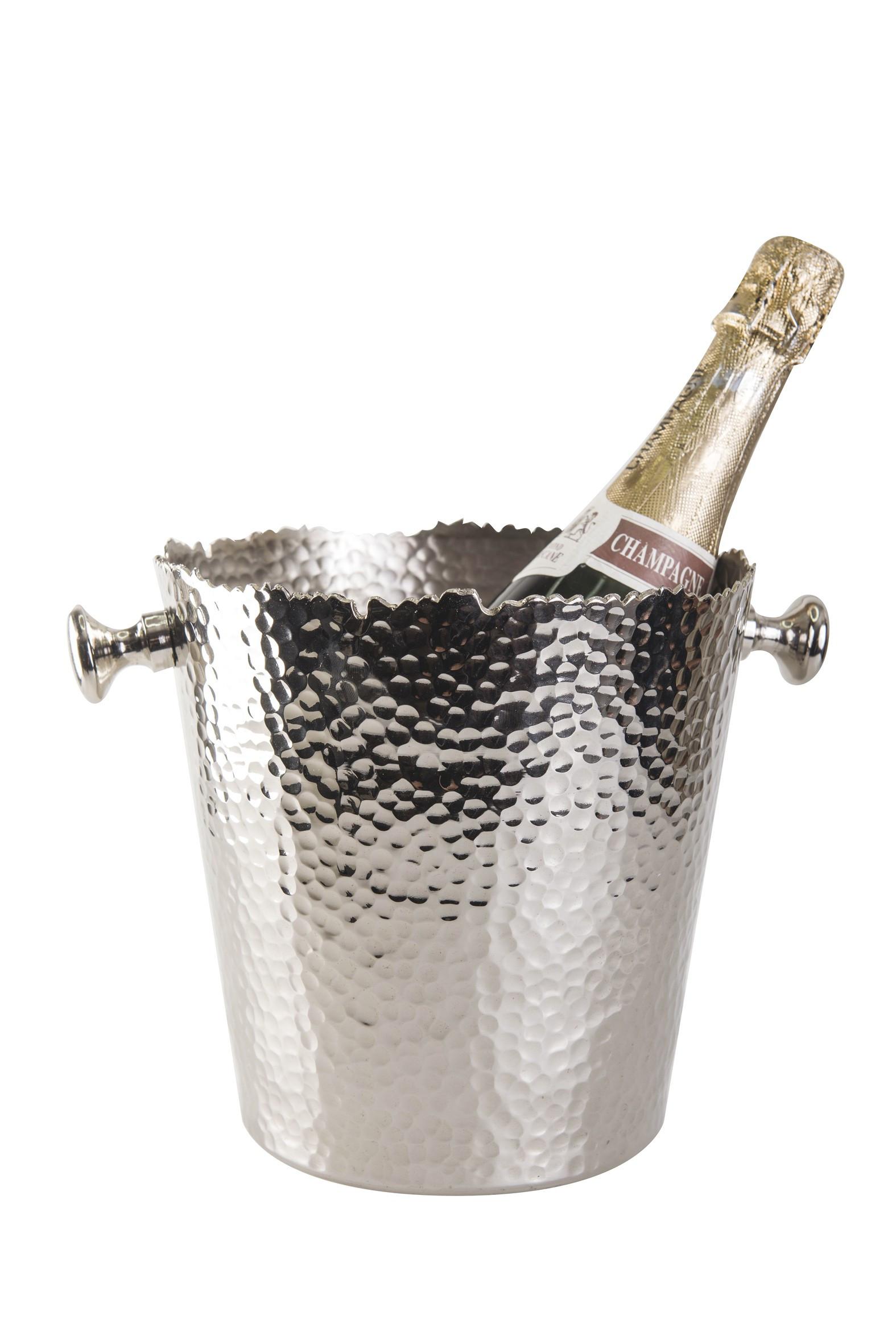 Image of Glatte Edelstahltasse mit Henkel Glatte Edelstahltasse mit Henkel