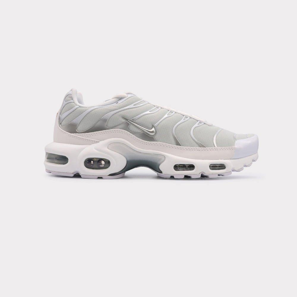 Image of Nike Air Max Plus - White Metallic Silver Damen Silber 44.5