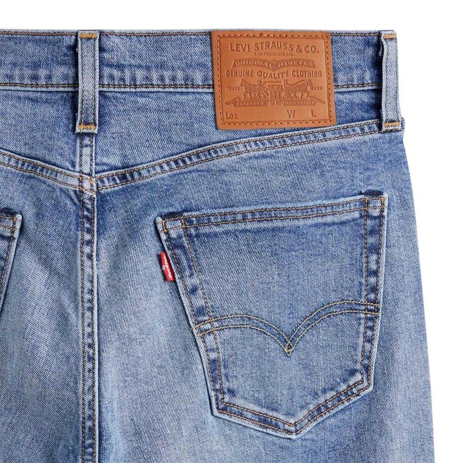 Levis Jean Mighty  
