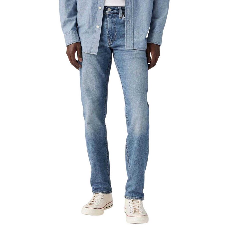 Levis Jean Mighty  