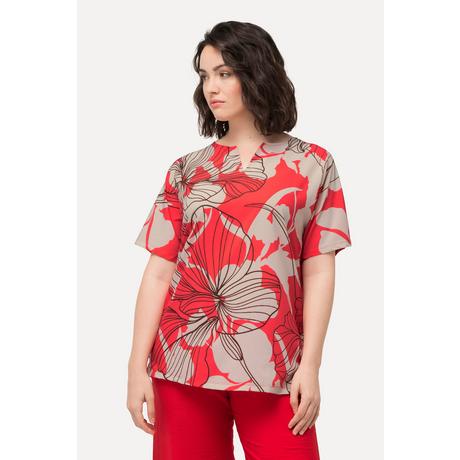 Ulla Popken  T-shirt dal taglio oversize con fiori, scollo a tunica e mezze maniche 