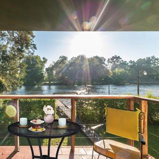 B2X Tavolo da giardino con foro per ombrellone  