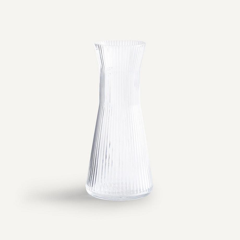 Carafe en verre strié