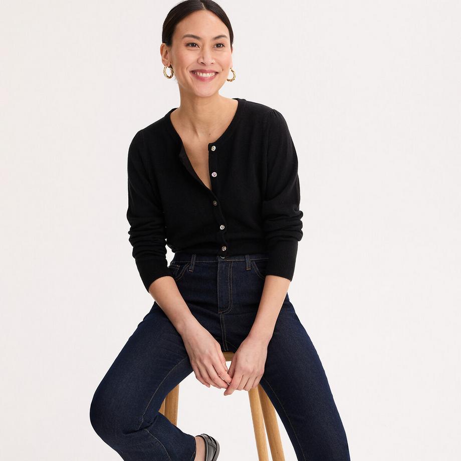 Angenehm weiche Strickjacke mit Rundhalsausschnitt