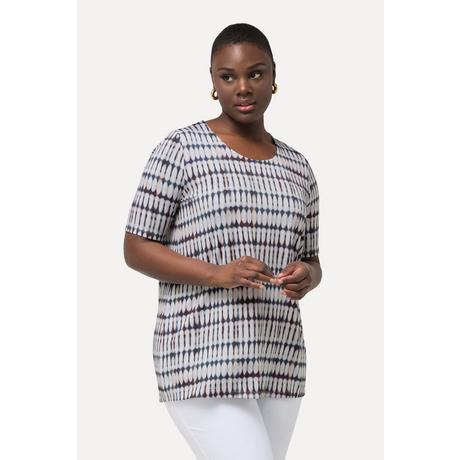 Ulla Popken  T-shirt en tissu fluide slinky avec motif batik. Col rond et manches courtes. Ligne A 