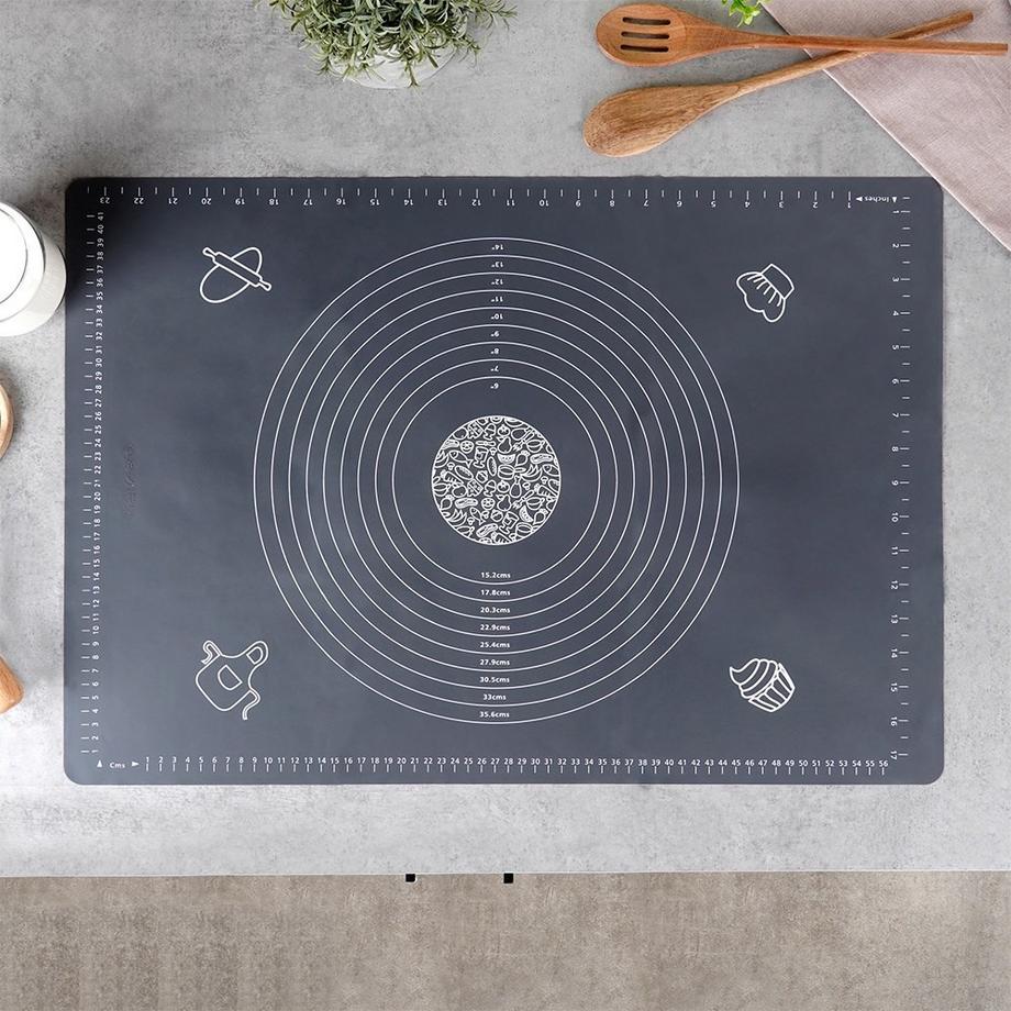 B2X  Tapis de cuisson en silicone : peu de farine, peu encombrant, enroulable 