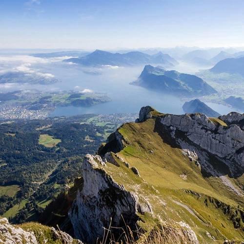 Image of Rundflug Über Luzern - 1 Stunde (für 3 Personen) Unisex