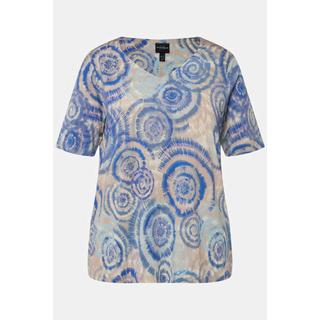 Ulla Popken  T-shirt fluide à imprimé batik, col V et manches courtes 