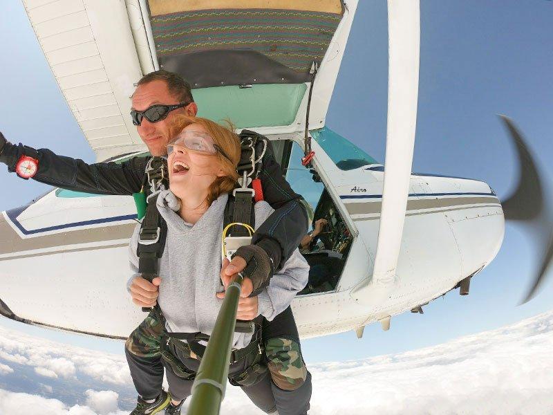 Smartbox  Découvrez la France vue du ciel: 1 saut en parachute en tandem pour 1 personne - Coffret Cadeau 