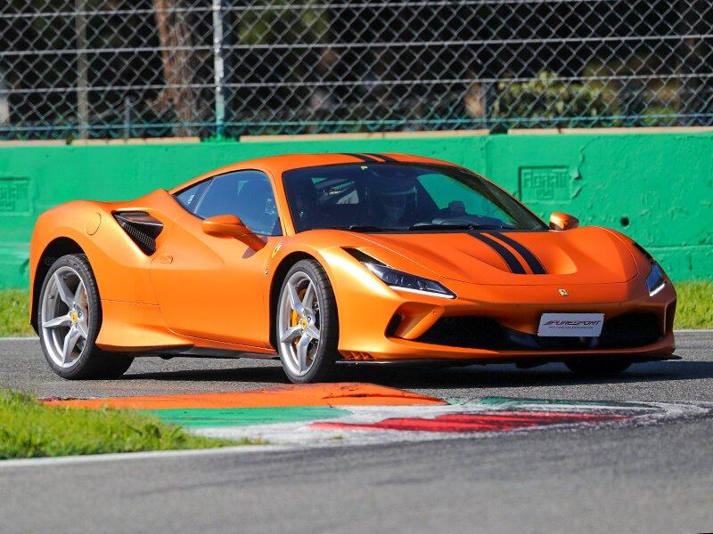 Smartbox  Adrenalina e passioni al Red Bull Ring: 1 giro alla guida di una Ferrari F8 Tributo - Cofanetto regalo 